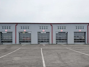 Панорамные секционные ворота Doorhan ISD02 3000x2300 (остекление с перемычками)